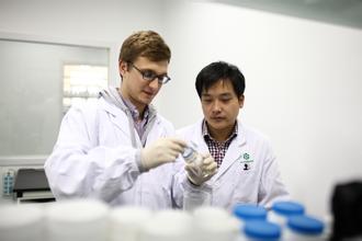 13家医药企业上榜2015全球500强，国药营收2480亿跃升81位