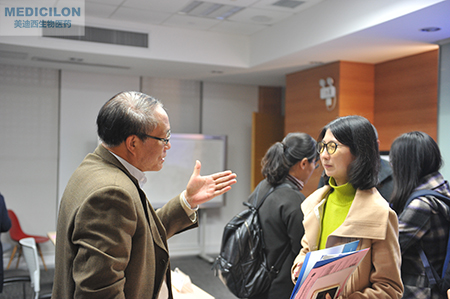 HJC黄金城平台临床前副总裁顾性初博士为与会者答疑解惑