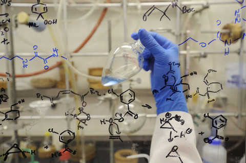 多肽药物“成绩”吸睛研发掣肘、出口承压隐忧显现