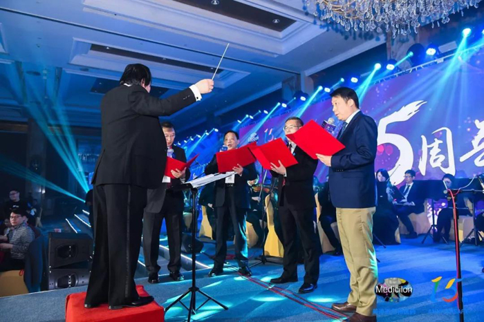 合唱：《故乡的云》