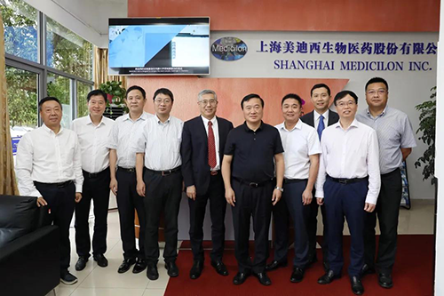 区领导彭崧、唐石青参加调研