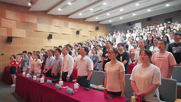 HJC黄金城平台新入职员工宣誓词